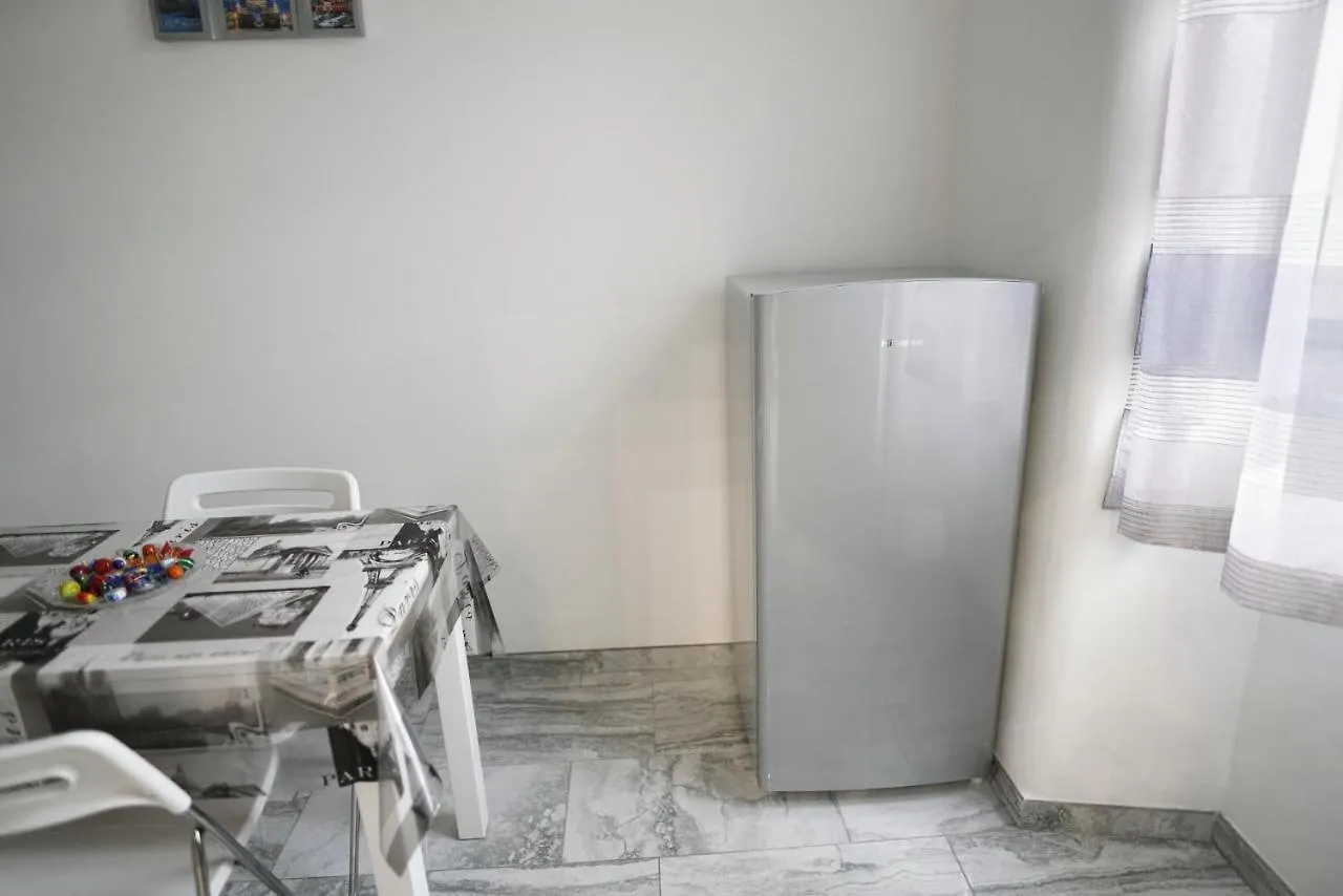 Central Luxury Apartment Katania